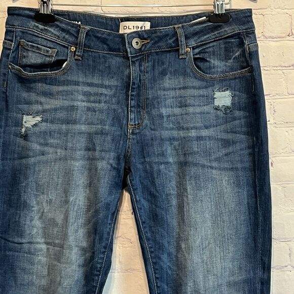 DL1961 Women Azalea Relaxed Skinny Fitzroy Distressed Jeans size 31 Smart Denim - Picture 1 of 15